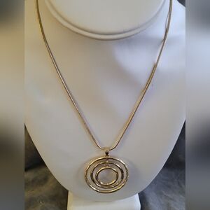 🌼2/$12 Goldtone multiple circle pendant with snake chain
